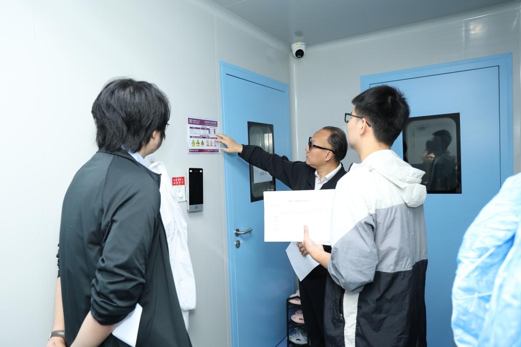ug环球体育开展体育报告厅安全大检查