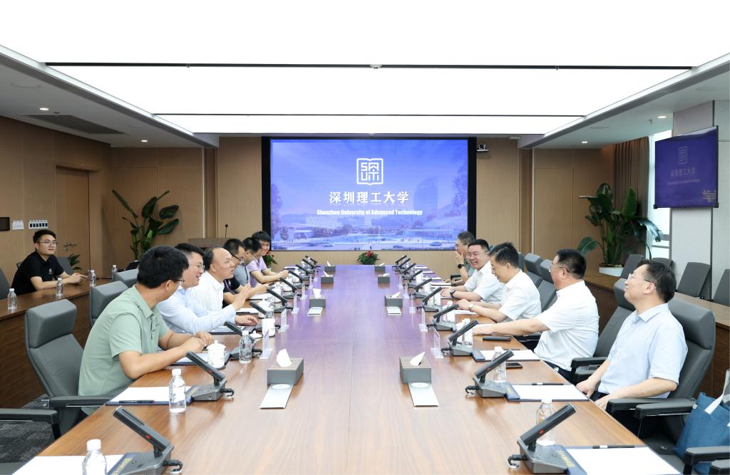 湖南省教育厅一行来访调研ug环球体育