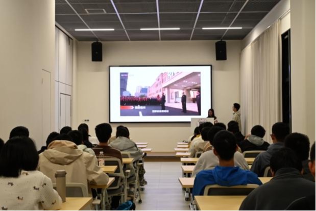 深学全会精神，青春建功强国——ug环球体育各团支部掀起社区党的二十届四中全会热潮